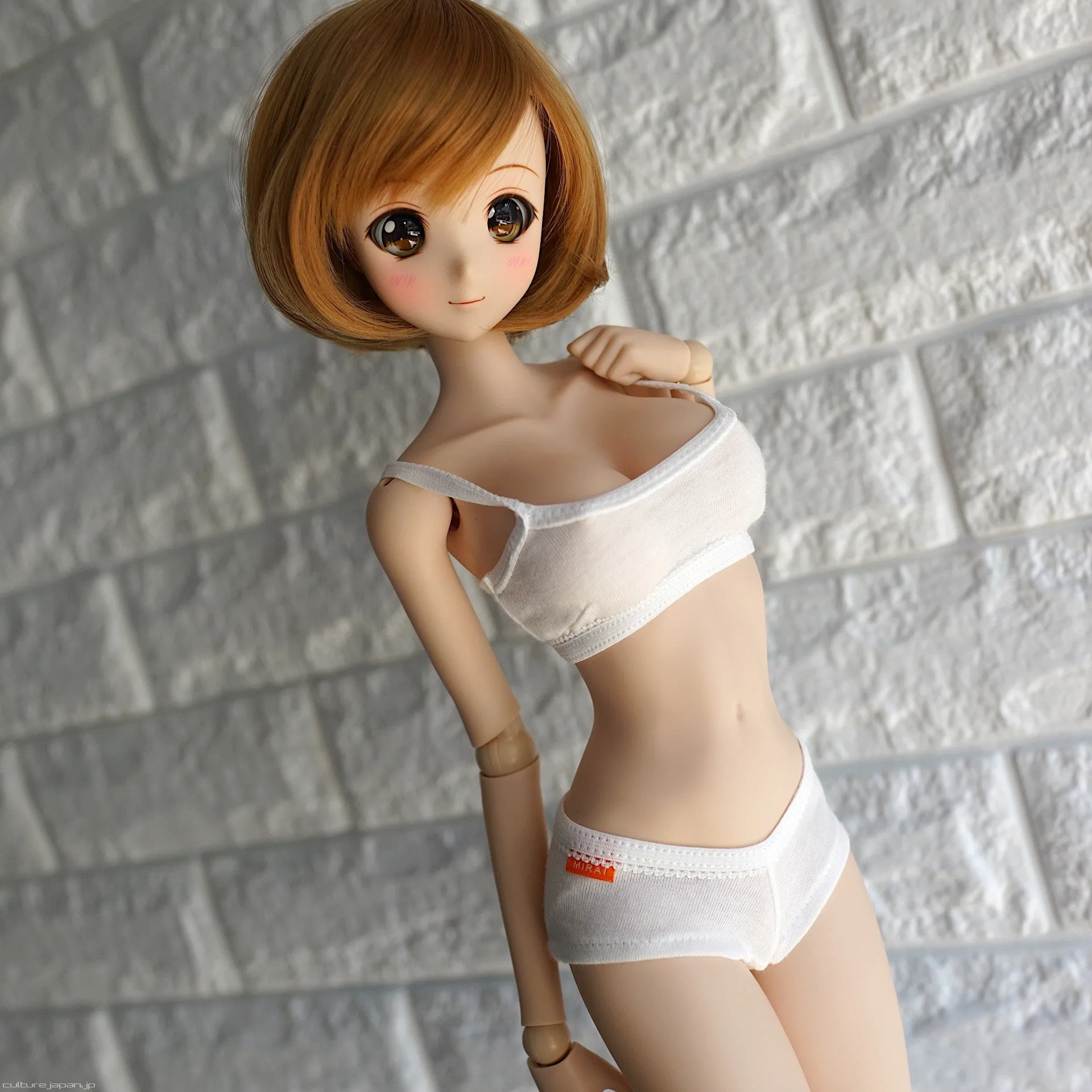Sports Bra & Shorts Set (White)