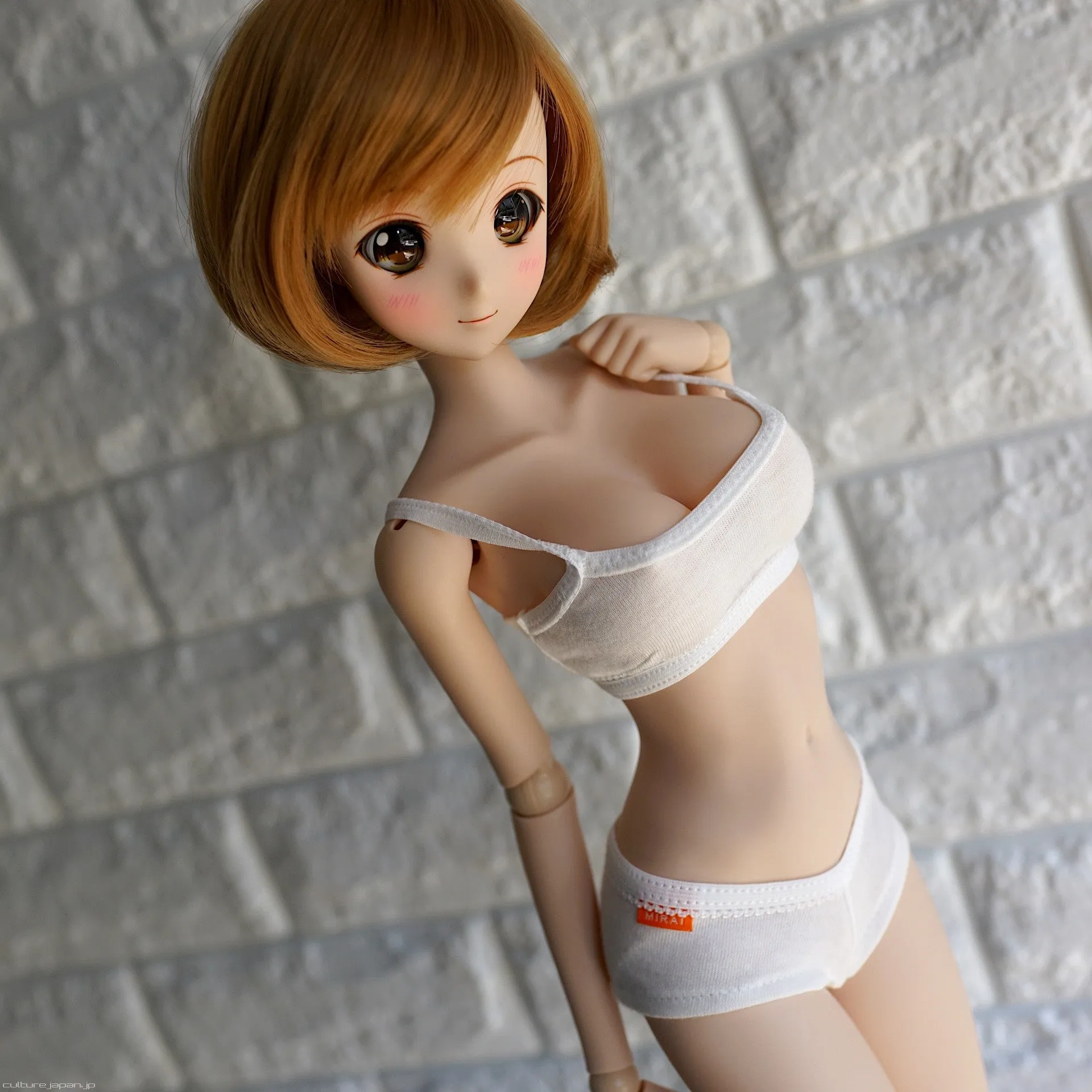Sports Bra & Shorts Set (White)